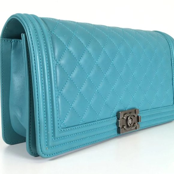 Chanel Boy Clutch - Picture 2 of 4